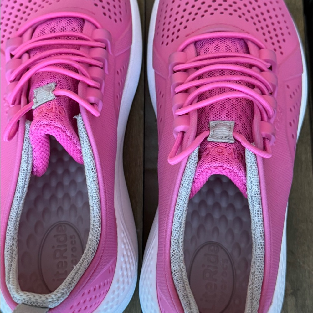 Crocs Shoes Kid's Size J4 Women’s Size 6 Literide Pacer Pink Sneaker Lightweight - Picture 8 of 9